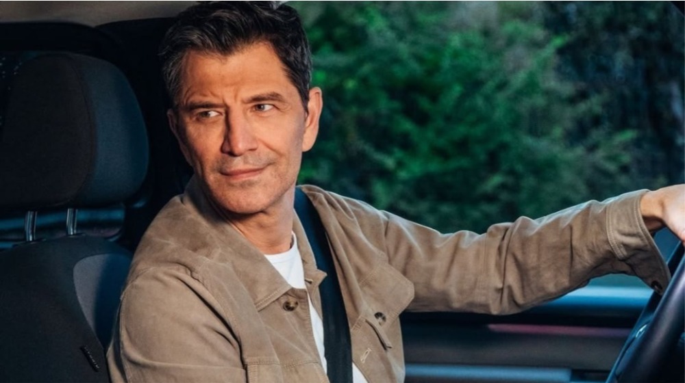 Σάκης Ρουβάς: Tι έχει πάντα στο αυτοκίνητό του και αφορά την κόρη του; [βίντεο]